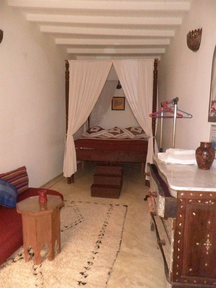 エッサウィラ ダール ラティゲオ Bed & Breakfast エクステリア 写真